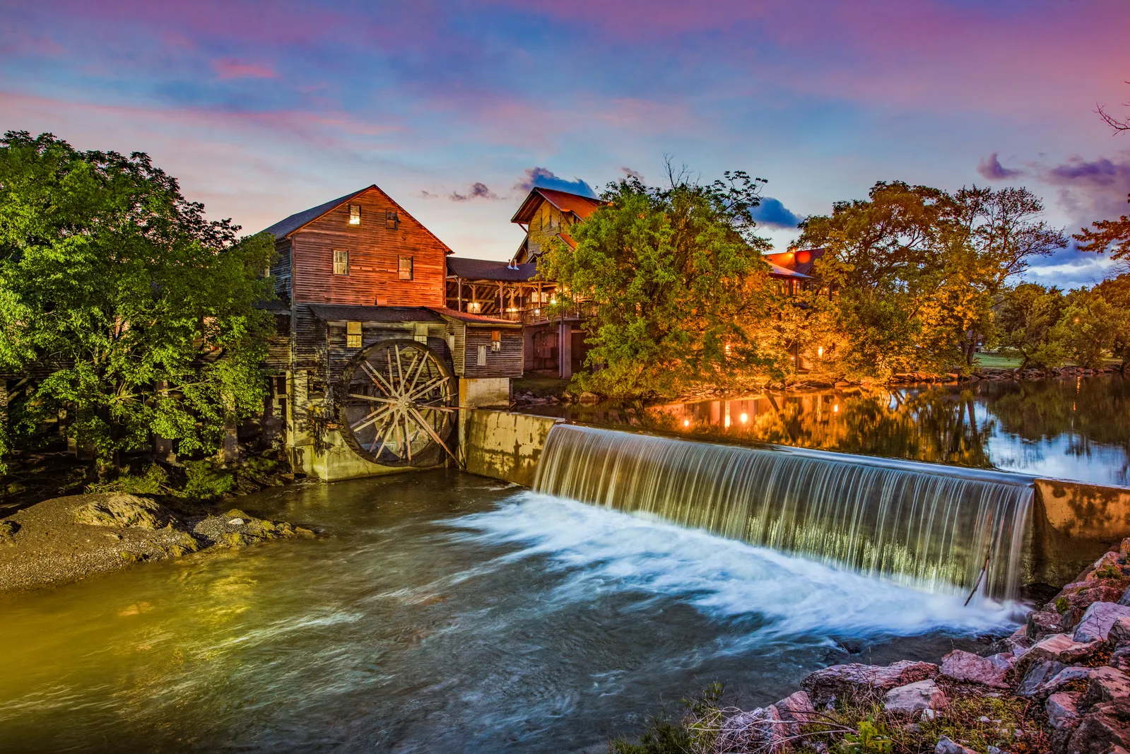 Pigeon Forge attractions and lights